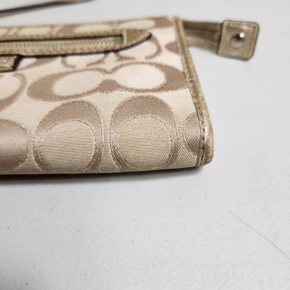 Coach Womens Signature Beige Canvas/Leather Wristlet/Clutch - Picture 5 of 16